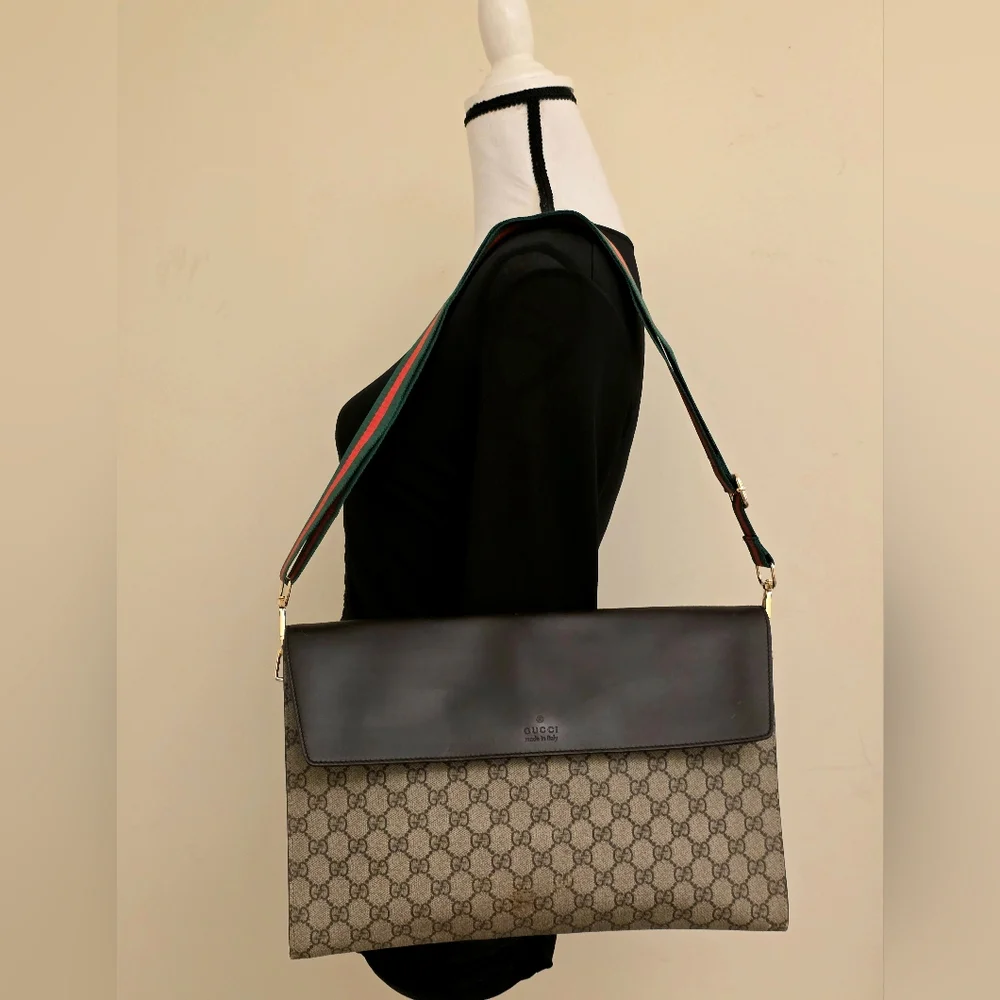 GUCCI GG Supreme Laptop Bag Clutch 3 Pocket Shoulder Crossbody Strap Unisex